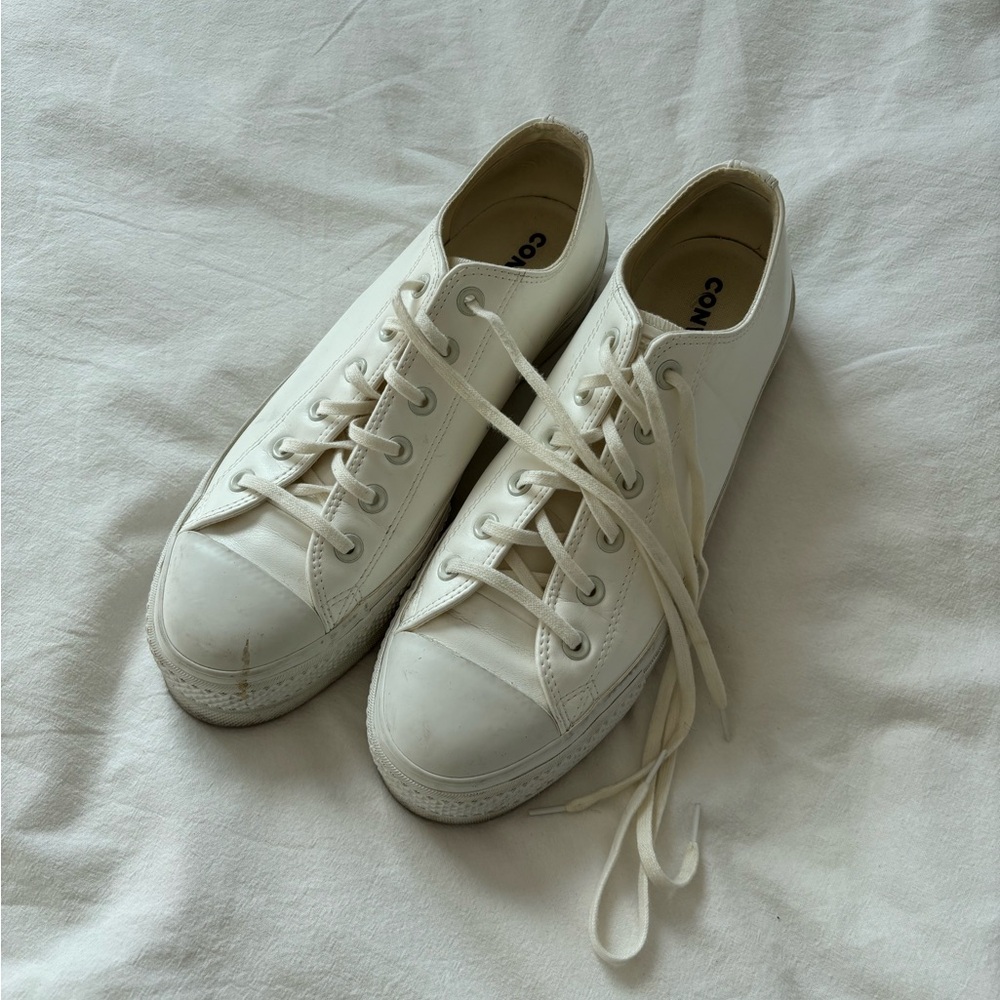 WHITE LEATHER PLATFORM CONVERSE